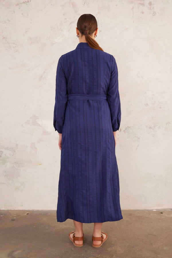 Lacivert Dokulu Kumaş Belden Kemerli Elbise - 7