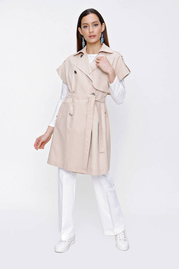 Bej Rüzgarlık Detaylı Düğmeli Yelek - 1