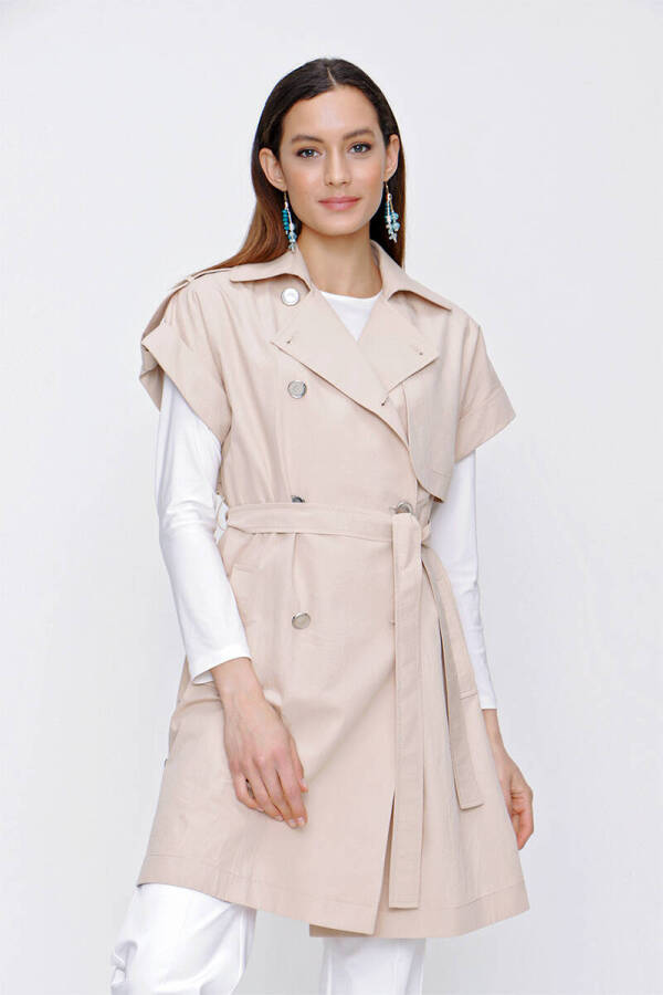 Bej Rüzgarlık Detaylı Düğmeli Yelek - 4