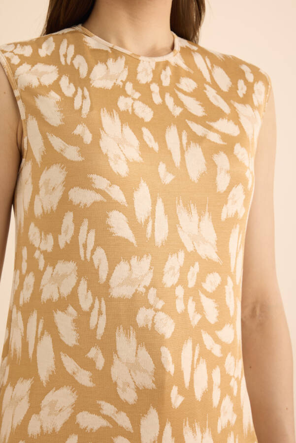 Altın Jakar Desenli Viscon Örme Kolsuz Bluz - 4