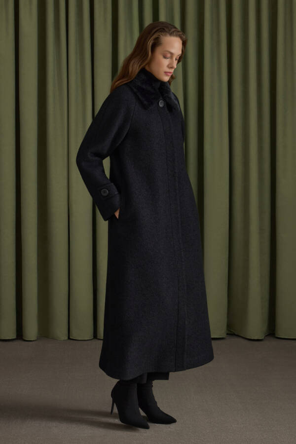 Antrasit Yakası Seyyar Kürk Detaylı Manto - Aker (1)