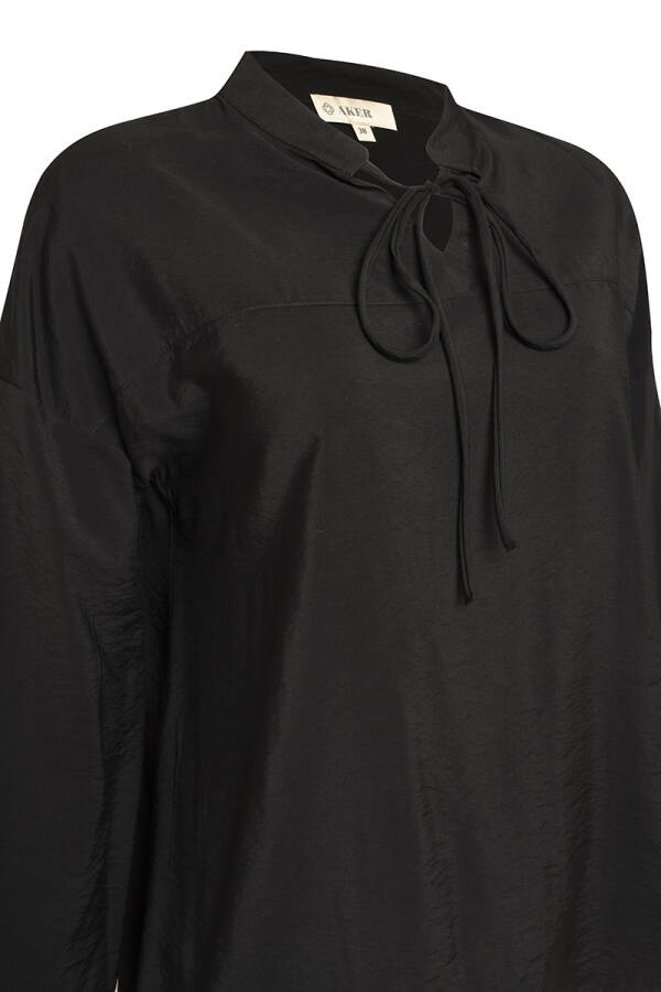 Siyah Bağcık Detaylı Bluz - 2