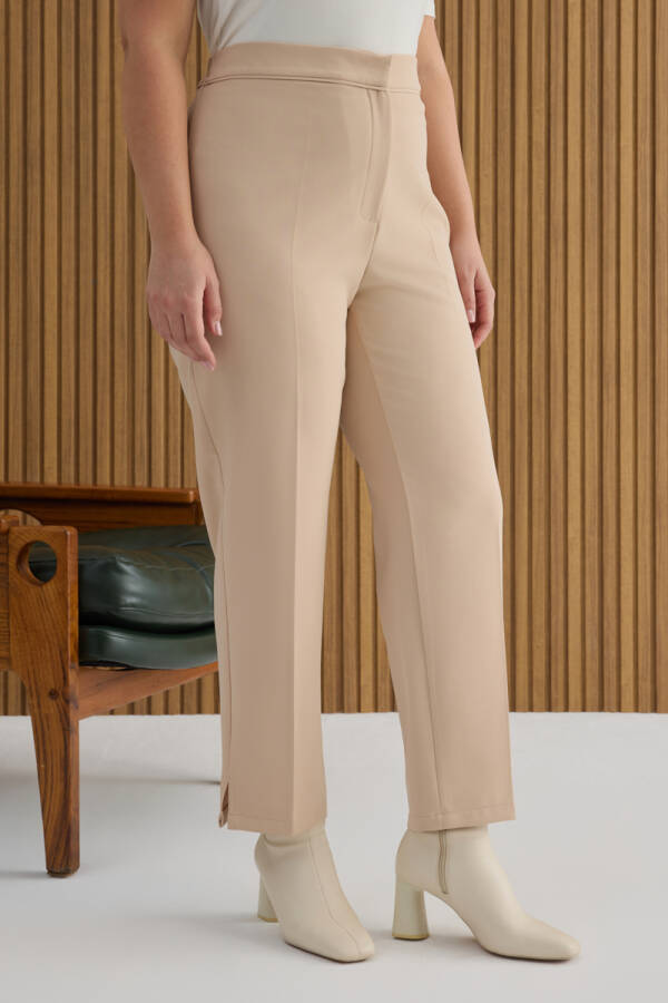 Bej Arka Beli Lastik Detaylı Dokuma Pantolon - 4