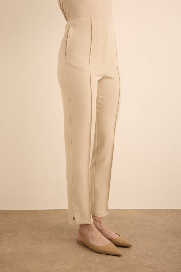 Bej Beli Lastik Detaylı Krep Pantolon - 3