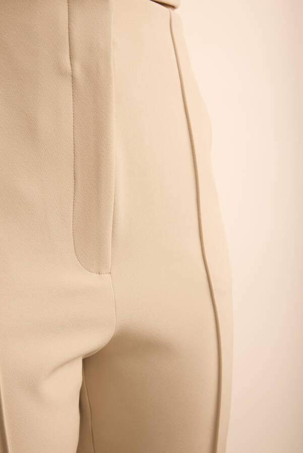 Bej Beli Lastik Detaylı Krep Pantolon - 5