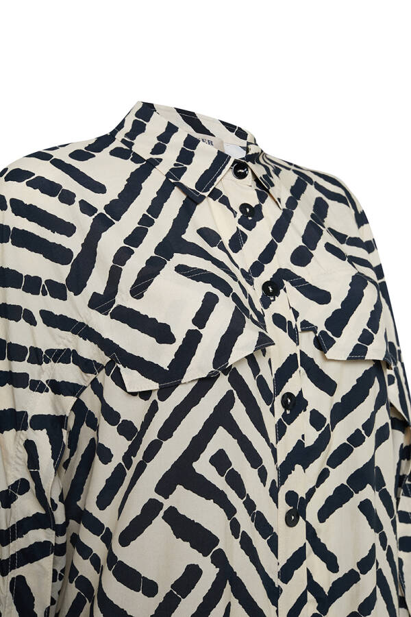 Bej Desenli Rahat Kesim Kısa Kap - 2