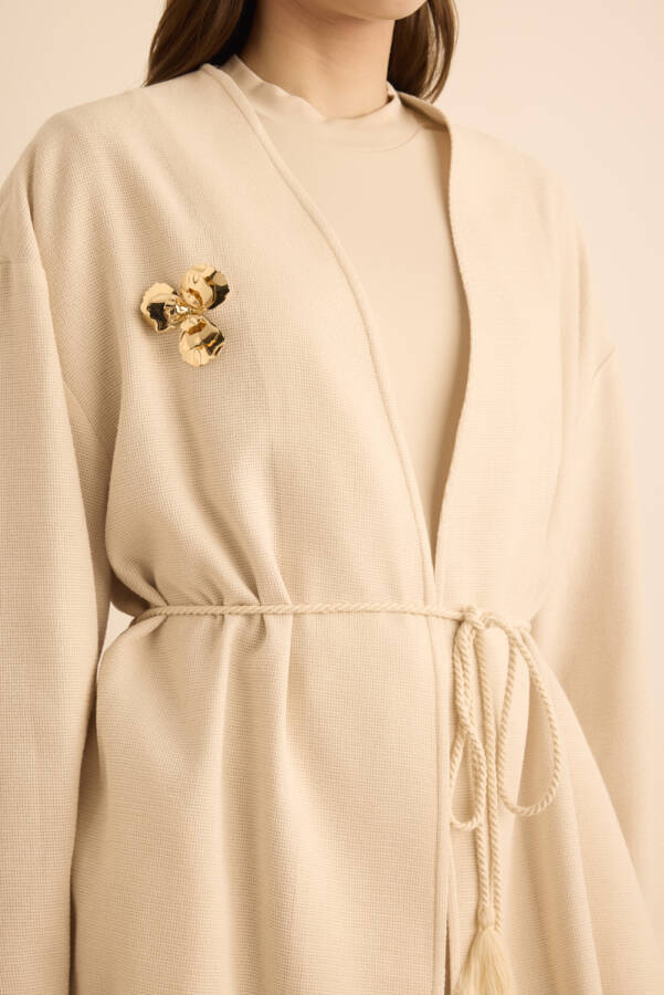 Bej Metal Broşlu Beli Kordon Bağcıklı Kap - 6