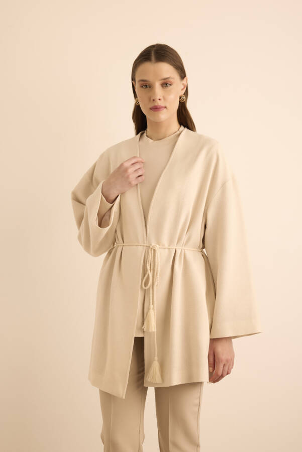 Bej Metal Broşlu Beli Kordon Bağcıklı Kap - 5