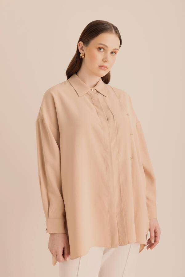 Bej Pileli Metal Logolu Bluz - 1