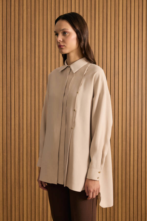 Bej Pileli Metal Logolu Bluz - 3