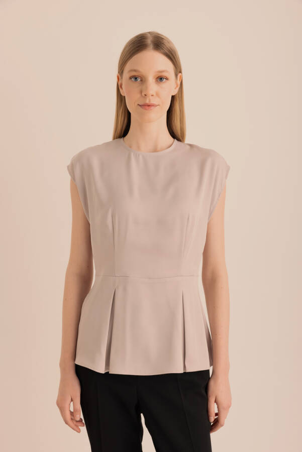 Bej Pili Detaylı Kolsuz Bluz - 5