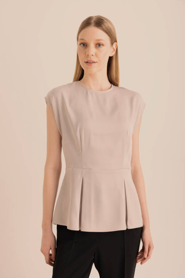 Bej Pili Detaylı Kolsuz Bluz - 4