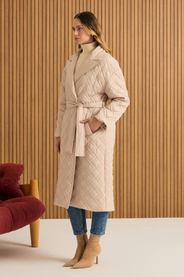 Bej Seyyar Kuşaklı Kapitone Mont - 4