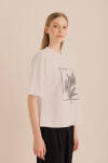 Beyaz Baskı ve Taş Detaylı Kısa Kollu Tshirt - 4