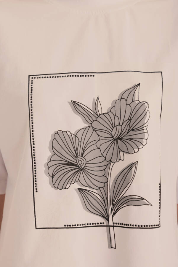 Beyaz Baskı ve Taş Detaylı Kısa Kollu Tshirt - 3