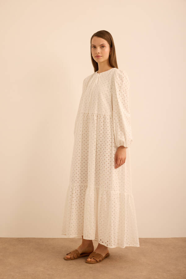 Beyaz Hacimli Cotton Brode Elbise - Aker (1)
