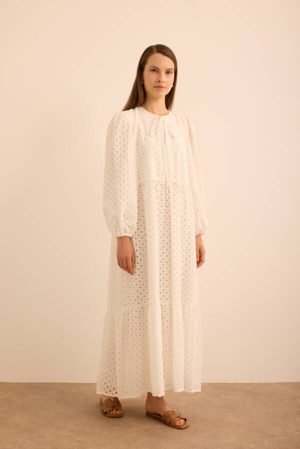 Beyaz Hacimli Cotton Brode Elbise - 4