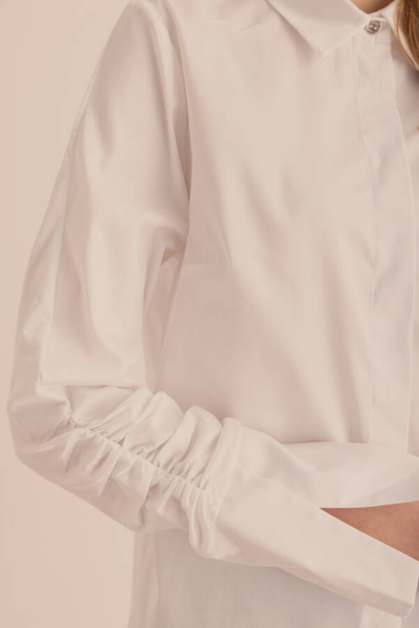 Beyaz Kolları Büzgü Detaylı Cotton Gömlek - 3