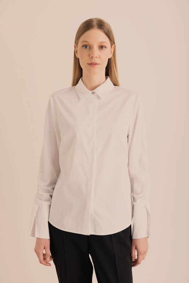 Beyaz Kolları Büzgü Detaylı Cotton Gömlek - 6