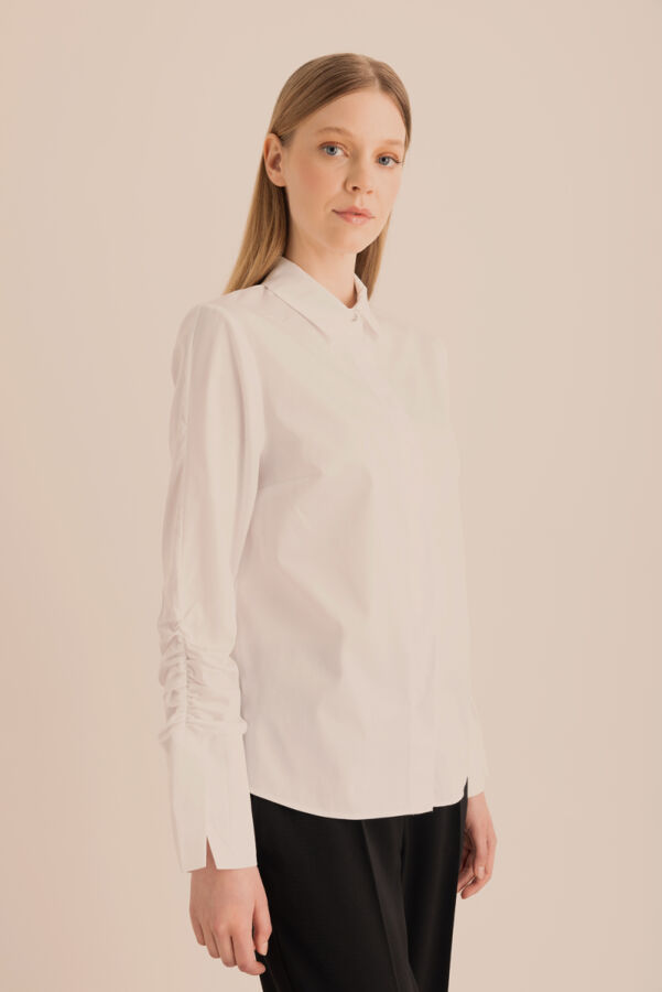 Beyaz Kolları Büzgü Detaylı Cotton Gömlek - 5