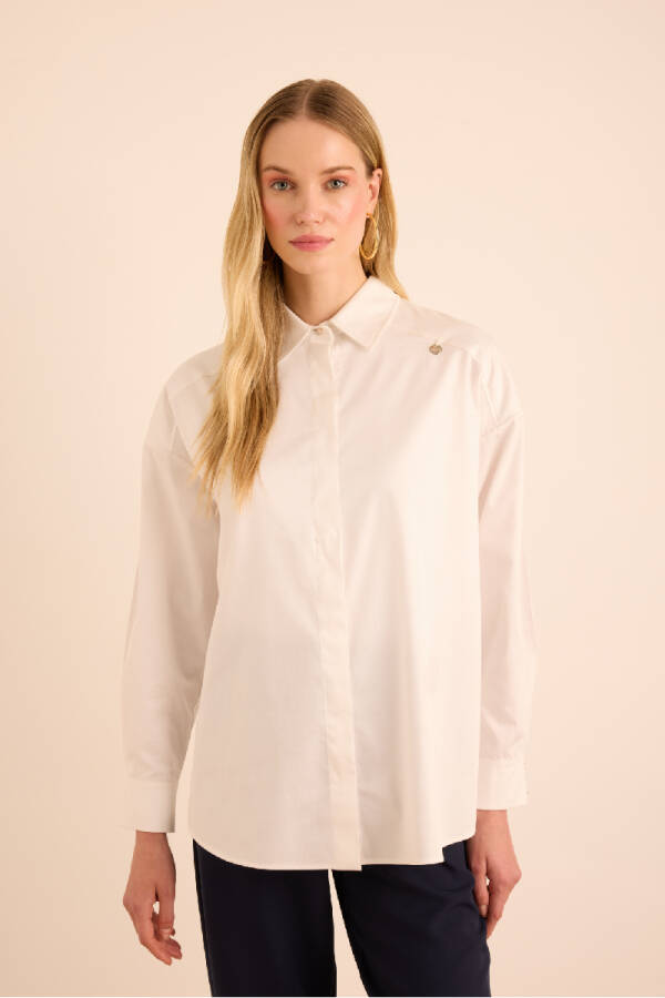 Beyaz Sırtı Volan Detaylı Cotton Gömlek - 4