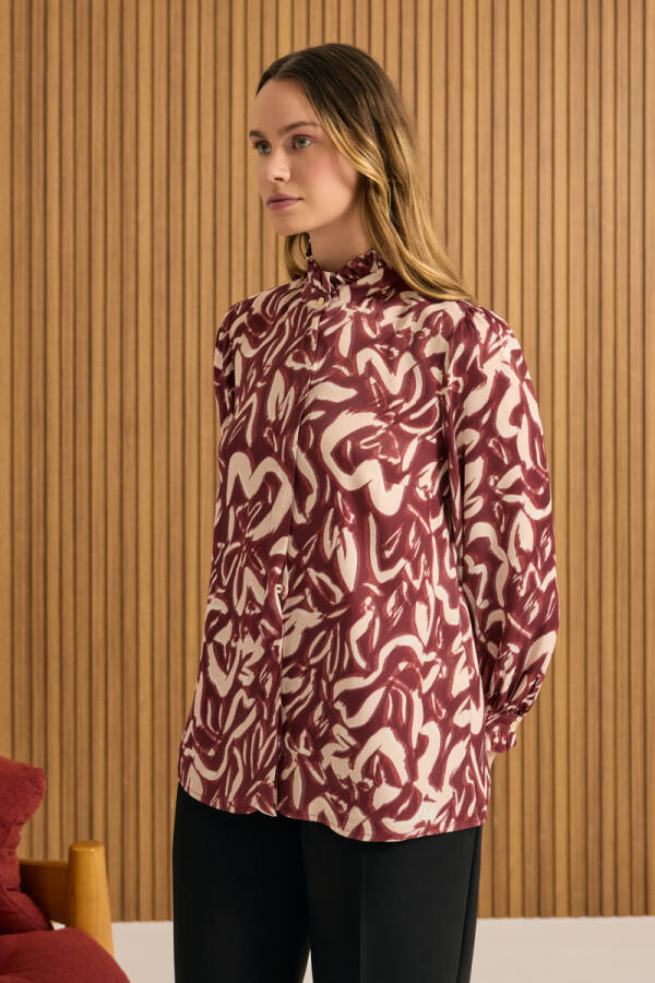 Bordo Desenli Yaka ve Manşeti Fırfır Detaylı Viscon Bluz - 4