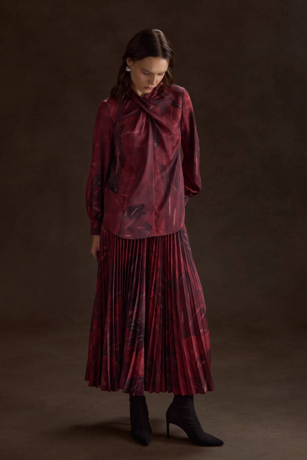 Bordo Desenli Yakası Çarpraz Kuplu Bluz - 6