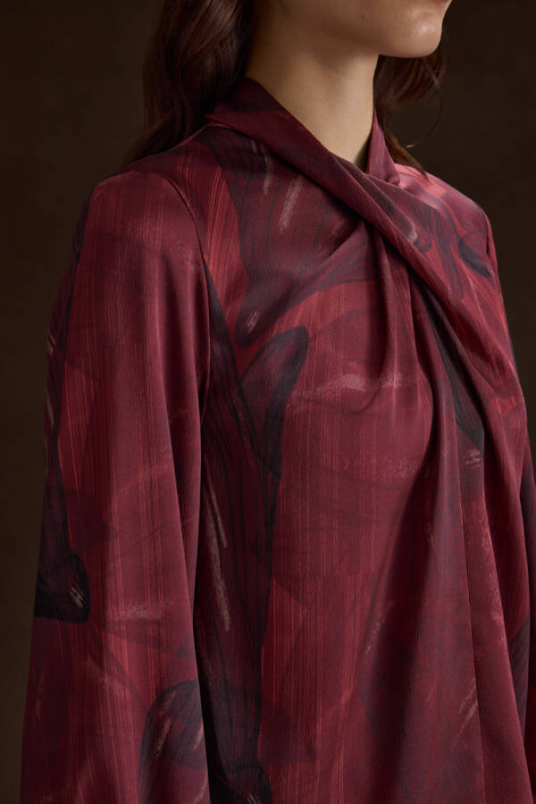 Bordo Desenli Yakası Çarpraz Kuplu Bluz - 7