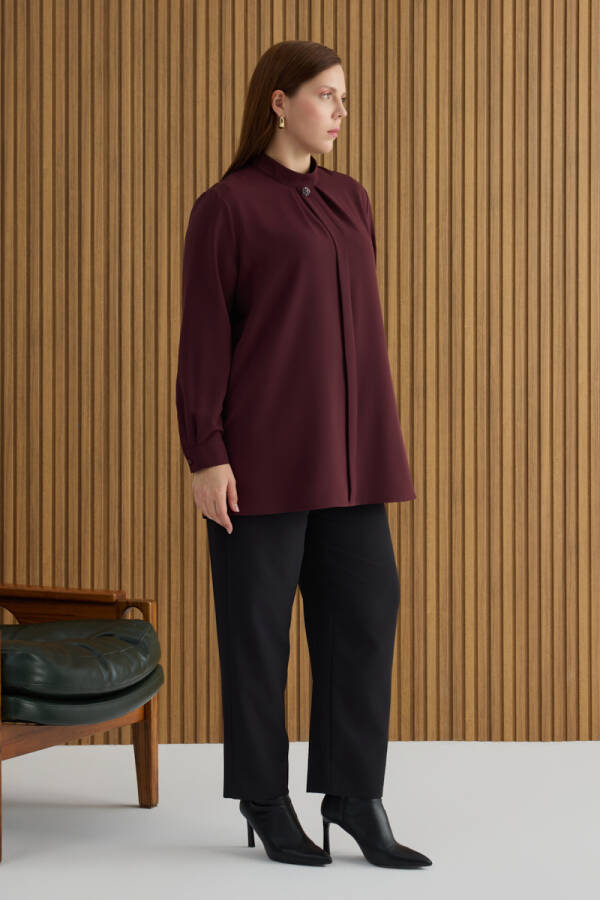 Bordo Yakası Pili ve Boncuk Detaylı Bluz - 4