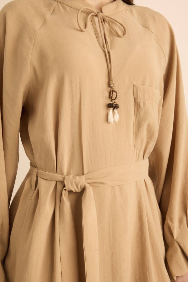 Camel Kolları Pile Detaylı Elbise - 5