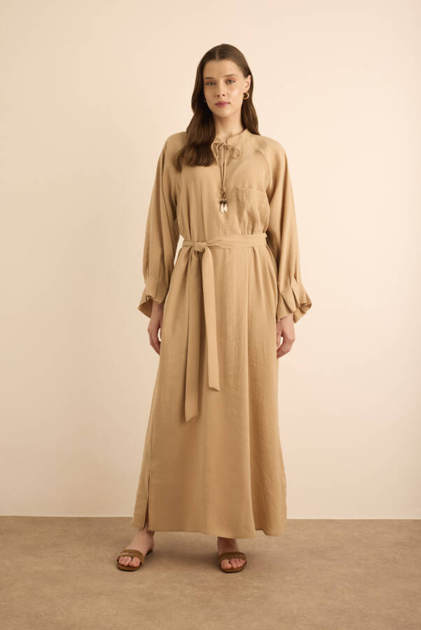 Camel Kolları Pile Detaylı Elbise - Aker