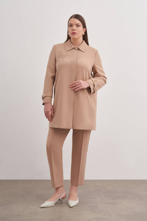 Camel Boncuk Nakış İşlemeli Cepli Kap - Aker