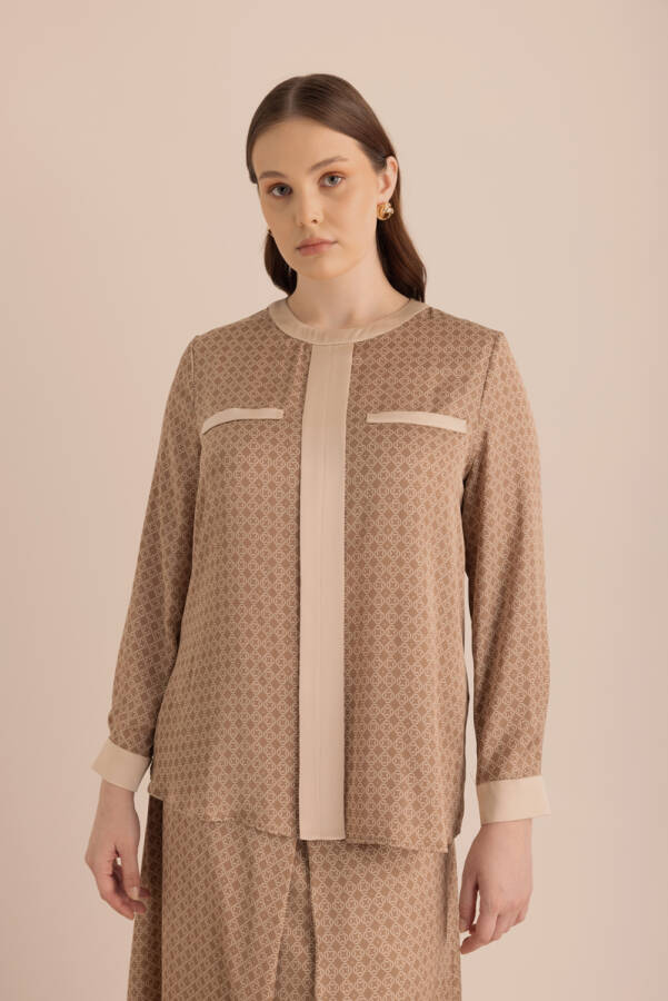 Camel Koza Desenli Yuvarlak Yaka Bluz - 1