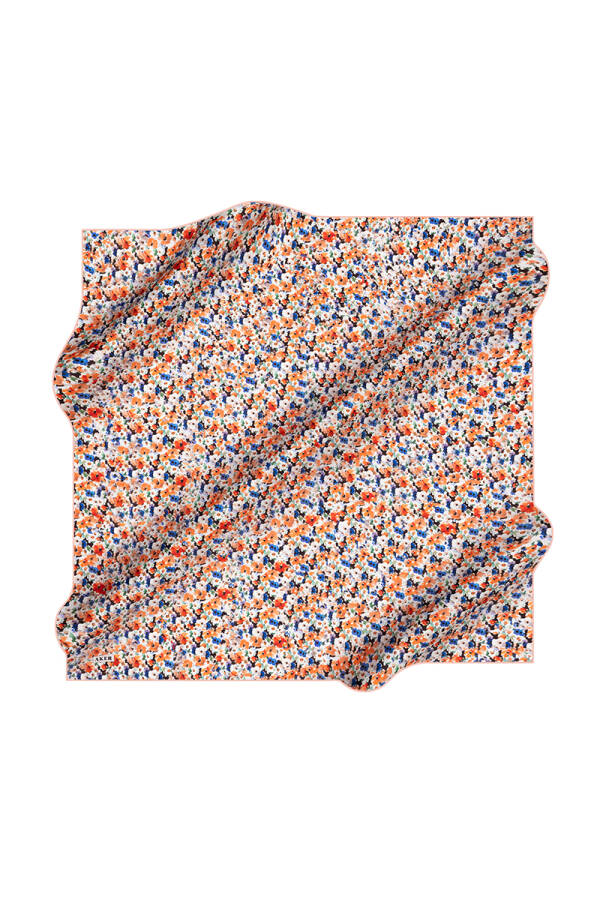 Çiçek Desenli Aker İpek Krep Saten Eşarp - 1