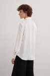 Ekru Apolet Detaylı Gömlek Yaka Saten Bluz - 6