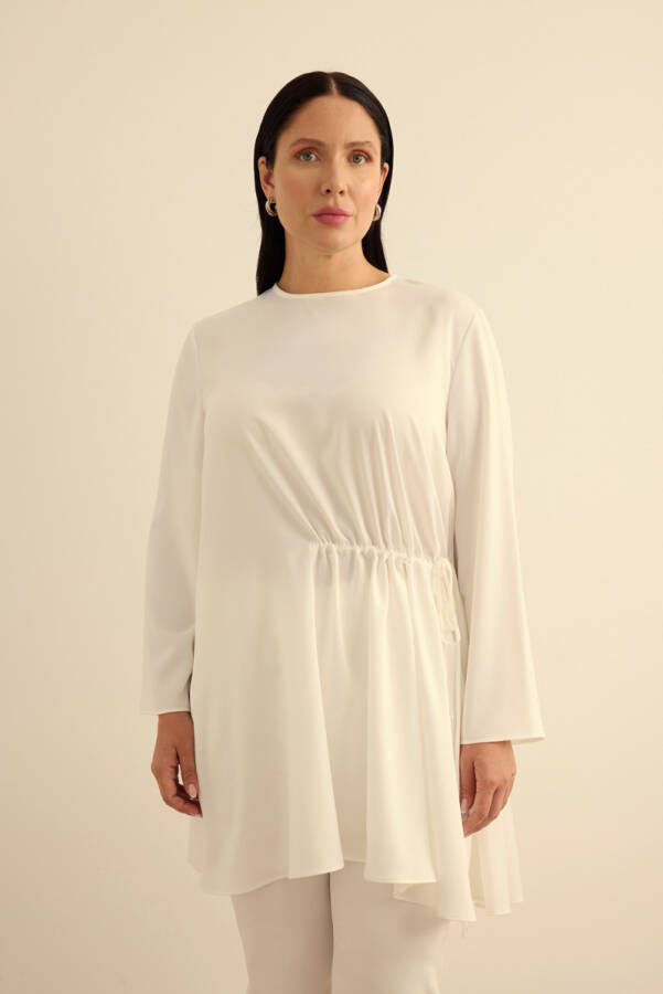 Ekru Belden Tek Tarafı Bağcık ve Büzgü Detaylı Tunik - 3