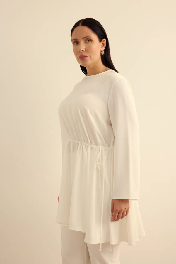 Ekru Belden Tek Tarafı Bağcık ve Büzgü Detaylı Tunik - 4