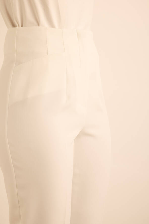 Ekru Beli Lastik Detaylı Krep Pantolon - 5