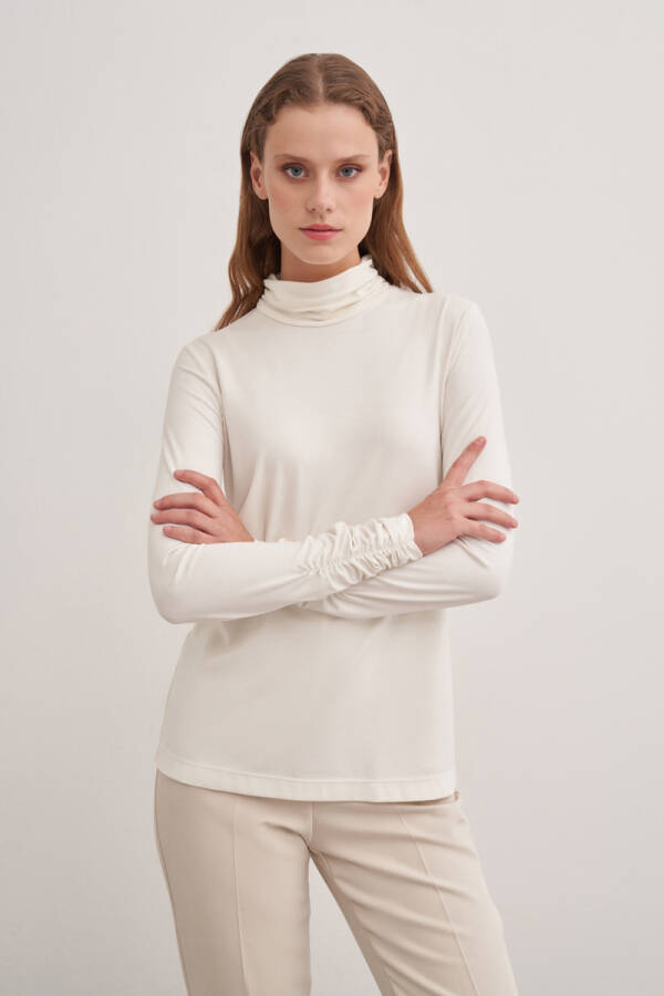 Ekru Büzgü Detaylı Bluz - 2