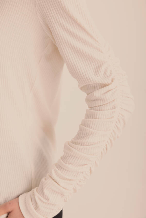 Ekru Büzgü Detaylı Örme Body - 4