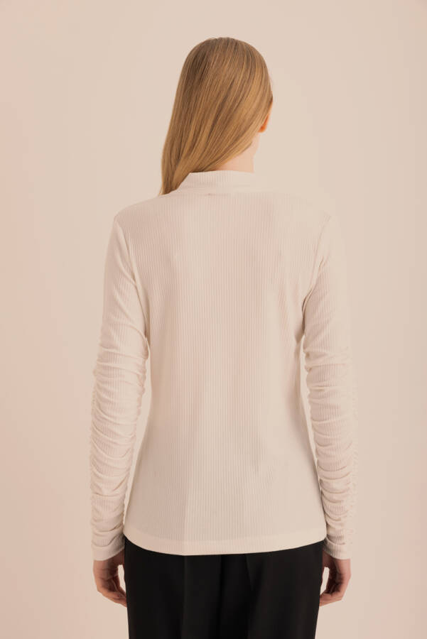 Ekru Büzgü Detaylı Örme Body - 7