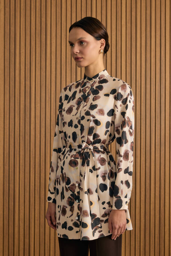 Ekru Desenli Yakası Bağlama Bant Detaylı Tunik - 3