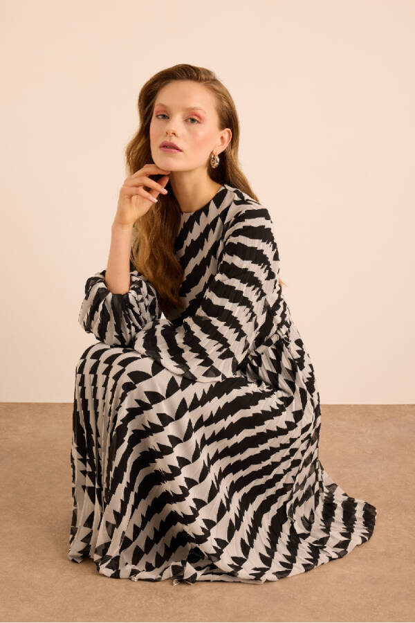 Ekru Geometrik Desenli Piliseli Dokuma Elbise - 2