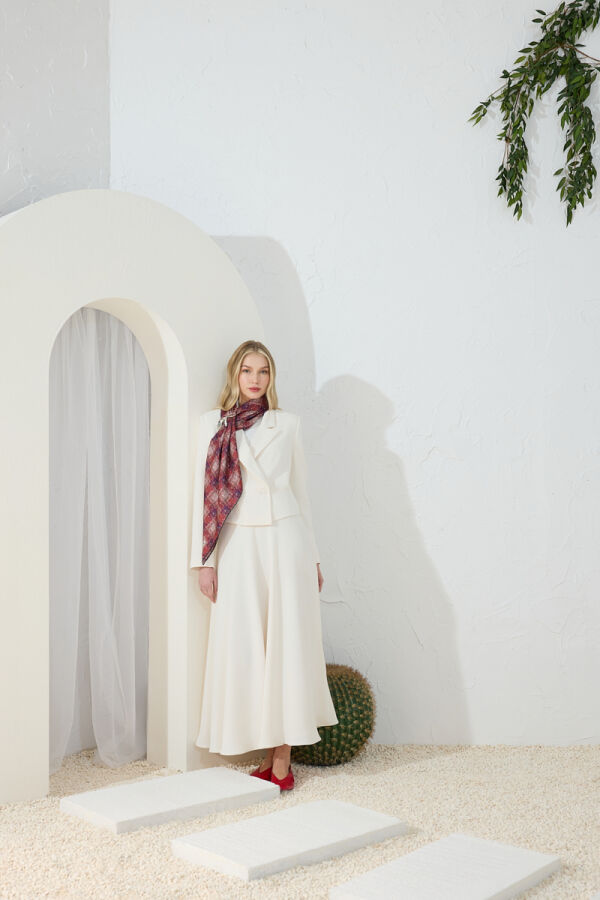 Ekru Kırlangıç Yaka Kısa Ceket - Aker