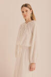 Ekru Kumaşı Püskül Detaylı Büzgülü Bluz - 4