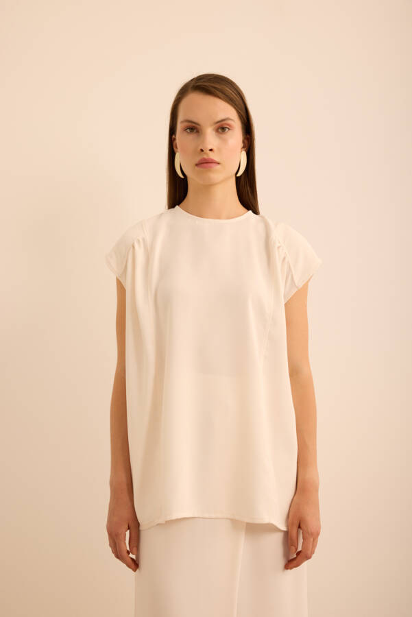 Ekru Omuzları Büzgü Detaylı Dokuma Kolsuz Bluz - Aker (1)