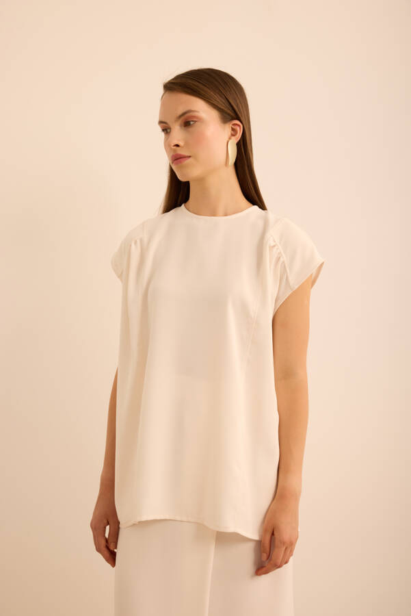 Ekru Omuzları Büzgü Detaylı Dokuma Kolsuz Bluz - 5