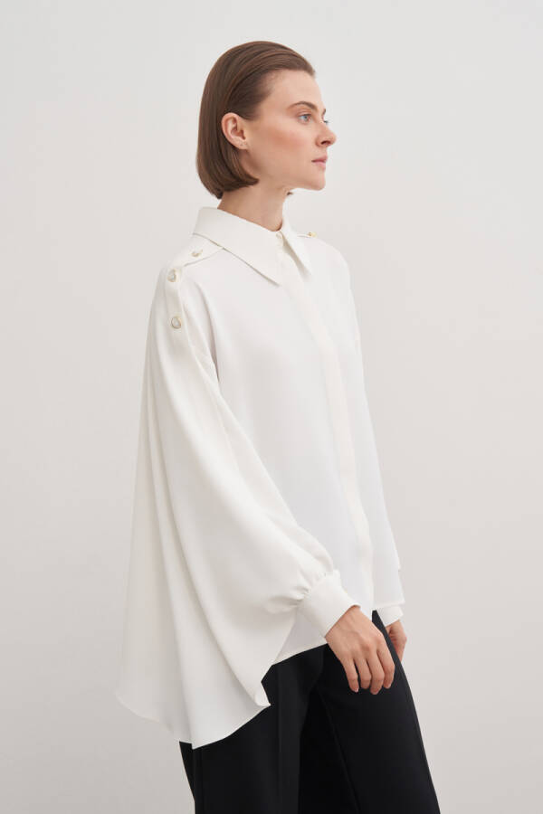 Ekru Pelerinli Düğmeli Bluz - Aker