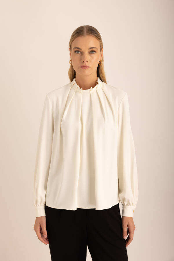 Ekru Pile Detaylı Dokuma Bluz - 5