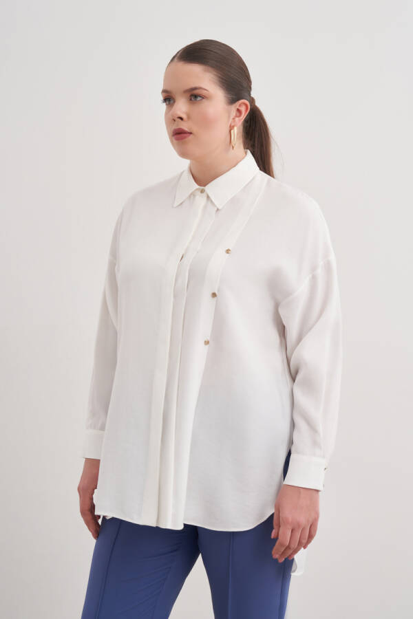 Ekru Pileli Metal Logolu Bluz - 2